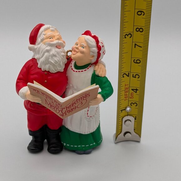 Hallmark Keepsake Holiday Duet 1989, 4th in the Mr. and Mrs. Claus Series - Picture 10 of 11